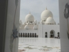 Blick in den Hof der Scheich Zayid Moschee Abu Dhabi