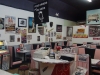 Grease-Interior im Marvs Classic Soda Shop