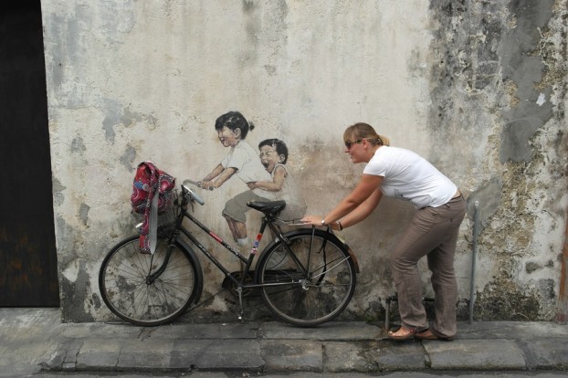 Streetarts Georgetown Murals: Kids on bicycle (Penang, Malaysia)
