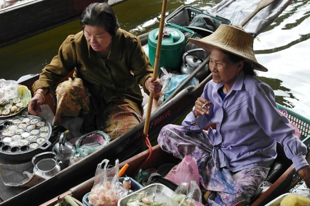 Faces of Thailand: Zwei Marktfrauen auf dem Floating Market von Damnoen Saduak