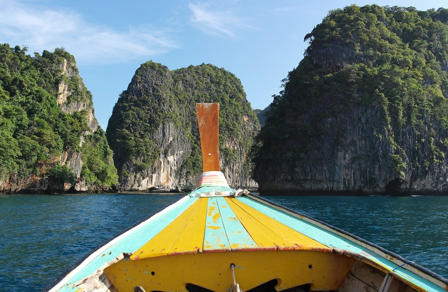 Mit dem Longtail Boot auf Tagestour um die Phi Phi Islands