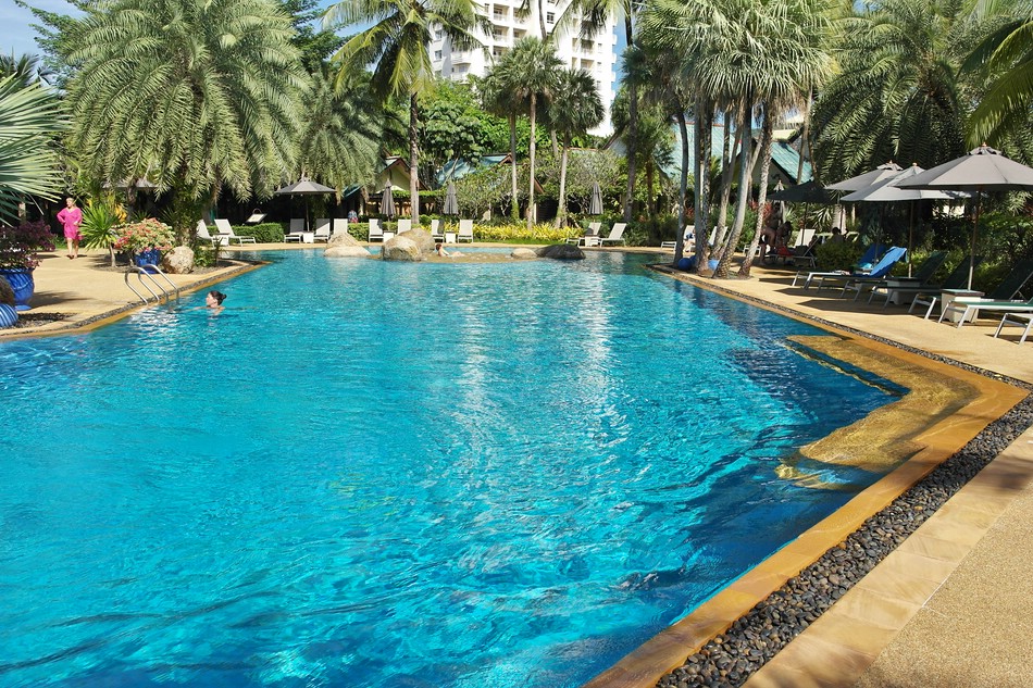 Ruhiger geht es an den vier Pools im Mövenpick Resort Karon Beach zu