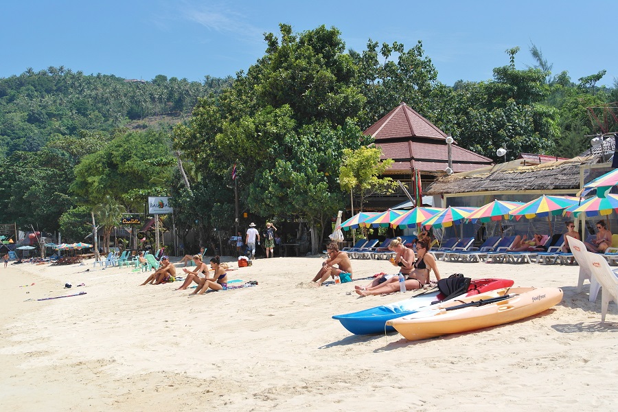 Der Strand von Tonsai Village Ko Phi Phi: Kein Vergleich zu Phuket, aber auch kein Geheimtipp mehr