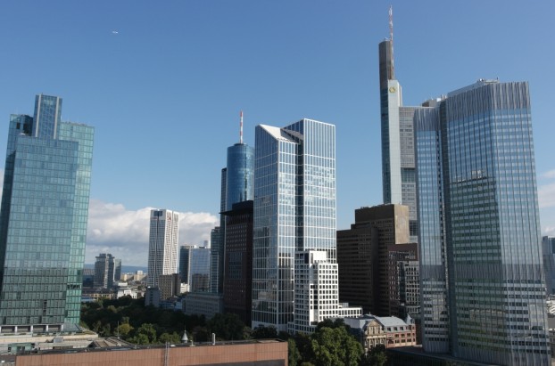 Mittendrin statt nur dabei: Ausblick vom Sky Studio auf Frankfurts Skyline