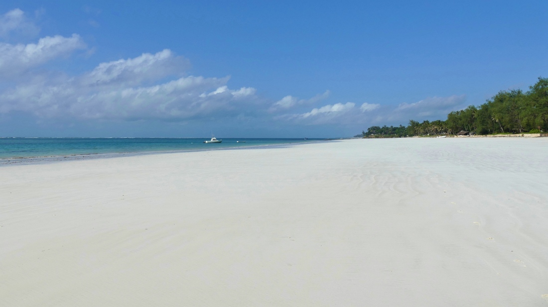 Diani Beach in Kenia: Der "Schönste Strand Afrika"“ srcset=
