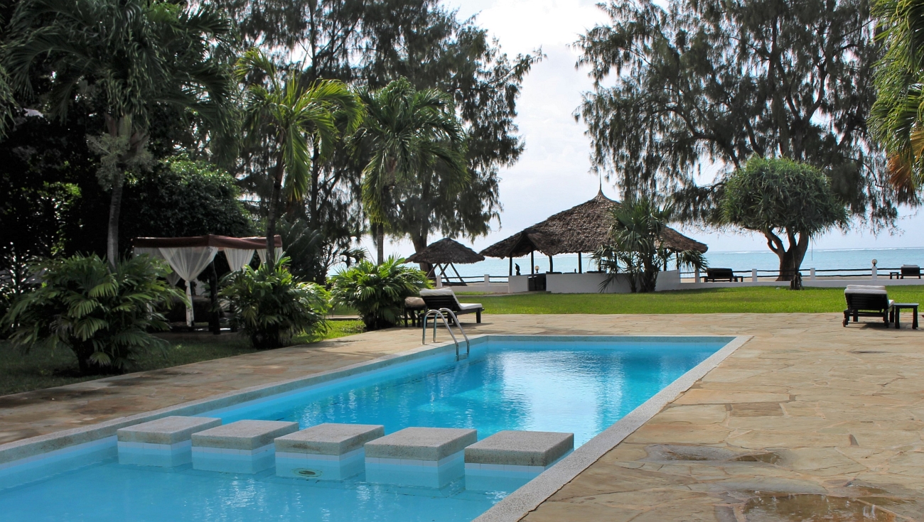 Karibuni Rafiki Resort Pool“class=
